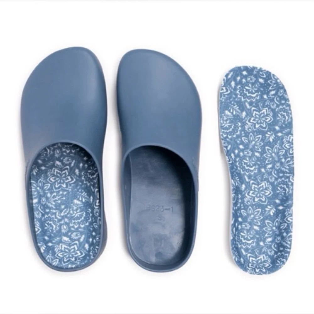 Muk Luks Slide-On Clogs, Slip-On Clogs & Glove Set,  Size: M (7-8) - Picture 2 of 13